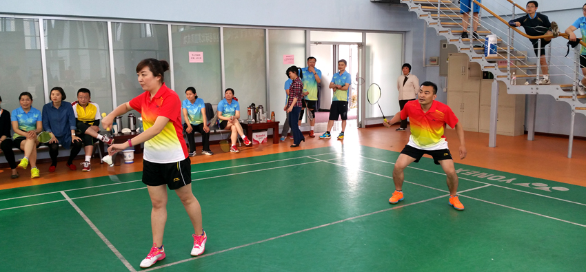 臨沂高新區(qū)羽毛球比賽隆重舉行-新華印刷物流集團(tuán)隊(duì)員載譽(yù)而歸 第 2 張