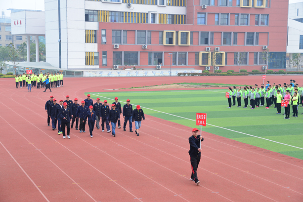 “團(tuán)結(jié)拼搏，打造百年新華” 臨沂新華二〇一八年春季田徑運(yùn)動會隆重舉行 第 13 張