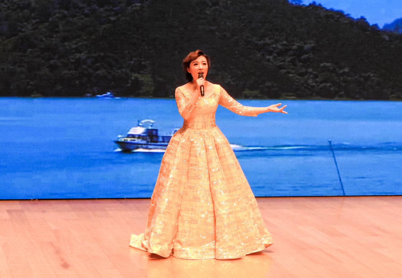 臨沂新華承辦“新華杯”全市國資系統(tǒng)“頌歌獻給黨 唱響國資情”慶七一歌詠比賽 第 1 張 臨沂新華承辦“新華杯”全市國資系統(tǒng)“頌歌獻給黨 唱響國資情”慶七一歌詠比賽 第 1 張